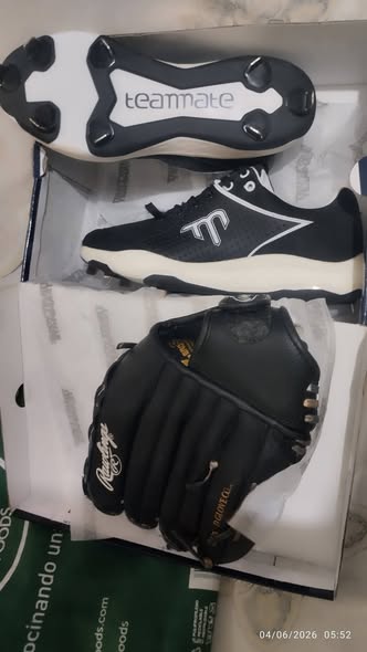 Venta de guante de béisbol y espay 42 ($25000 el conjunto)