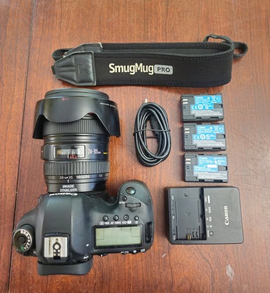 Canon 5D Mark III + Lente 24-105 f/4 + 3 Baterías Originales - 480 usd - 52823081