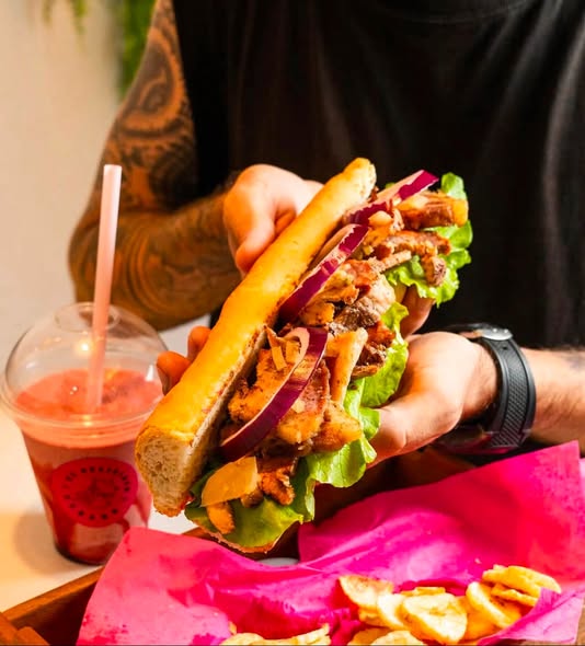 Cafeteria “Delicioso Cubano” a domicilio, el teléfono fijo es 78369983