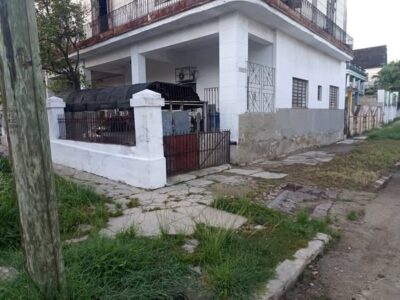 Casa de 4 cuartos, 10 de octubre y a 4 de Santa Catalina, 27000 USD