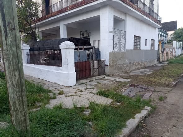 Casa de 4 cuartos, 10 de octubre y a 4 de Santa Catalina, 27000 USD