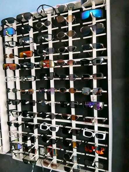 GAFAS EN SANTIAGO DE CUBA - 59002793