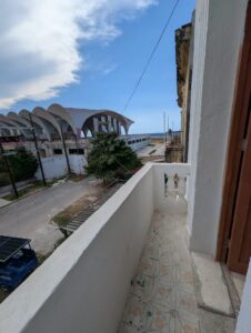 PROPIEDAD EN ALTOS DE BIPLANTA Y AZOTEA LIBRE CON VISTA AL MAR $50,000 - VEDADO