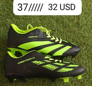 Vendo Zapatillas de fútbol - 32 USD