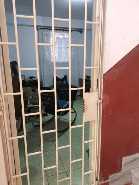 Se vende apartamento en el Vedado, Zona de Letras. 📍 Ubicación: 21 e/ D y E.