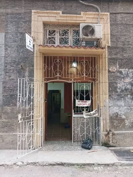 🏡 SE VENDE CASA AMPLIA EN LA HABANA VIEJA 💰 Precio: 40,000 USD